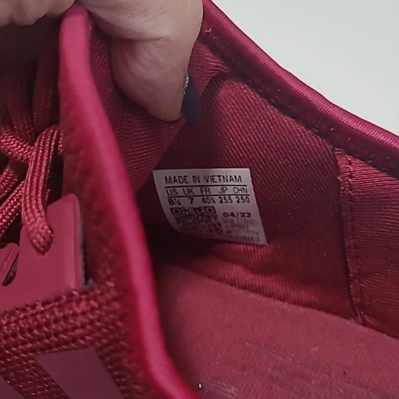 Adidas NMD R1 Shoes - Picture 4 of 5